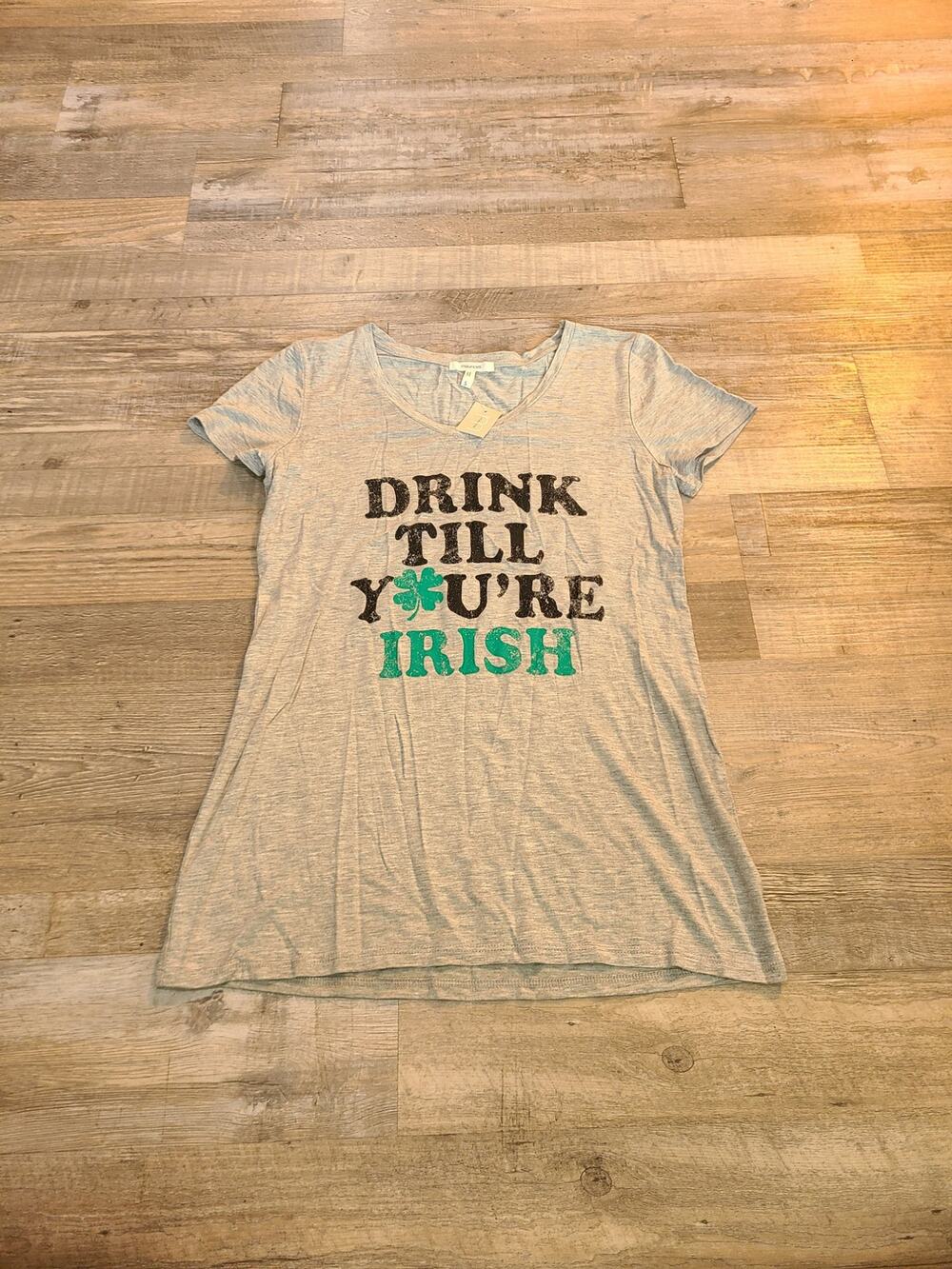 Maurices small womens graphic tee new with tags